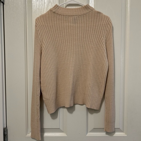 H&M knit sweater - Picture 2 of 2